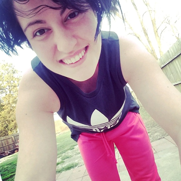 Profile Picture of Meghan Poninski (@chapml) on Poshmark
