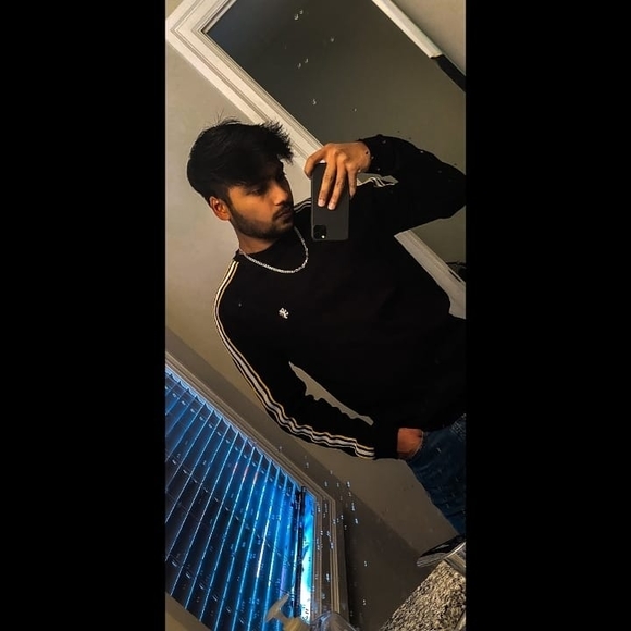 Profile Picture of Muneeb Khan (@muneebkhan) on Poshmark