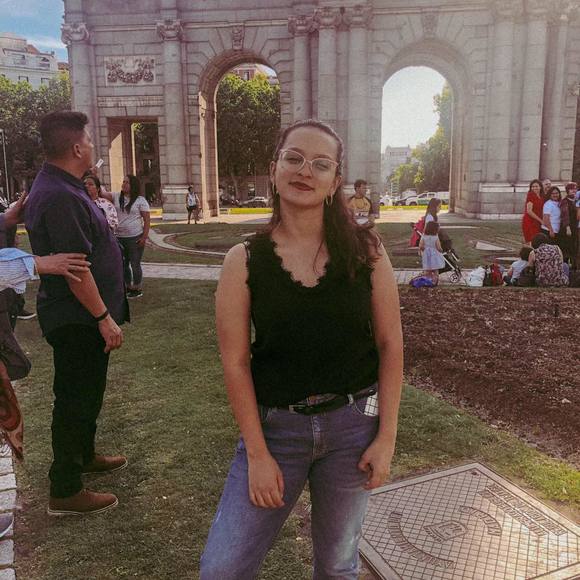 Profile Picture of Steffany Valero (@fefyvalero) on Poshmark