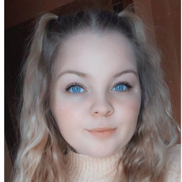 Profile Picture of Marissa Roberts (@rissajo11) on Poshmark