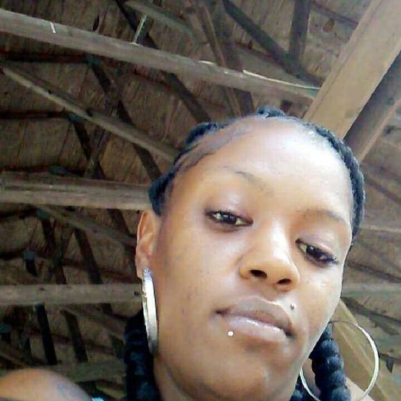 Profile Picture of Beverly Sparkman (@jaquanest) on Poshmark