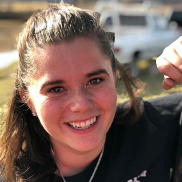 Profile Picture of Kelli Columbro (@vblover97) on Poshmark