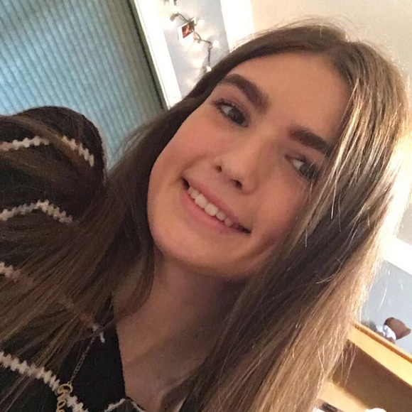 Profile Picture of Jessica Derksen (@jessicaderksen) on Poshmark