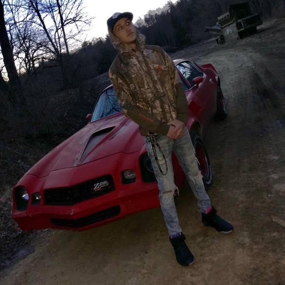 Profile Picture of Kenneth Ross (@rosskennethmx) on Poshmark