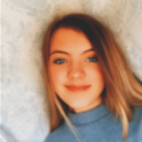 Madeline Paul - Poshmark Profile Picture of Madeline Paul (@madelinepaul__) on Poshmark