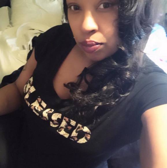 Profile Picture of Ovabored Pettijohn (@ovaboredp) on Poshmark