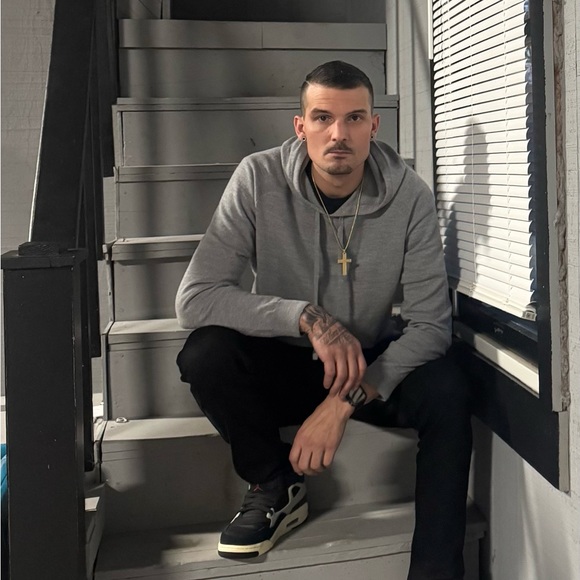 Profile Picture of Jason Rioux (@jason_rioux) on Poshmark