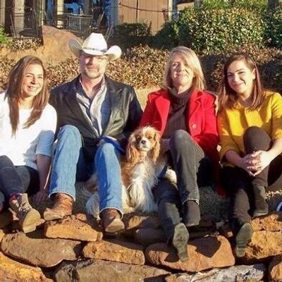 Profile Picture of Sarasievert (@sarasievert) on Twitter