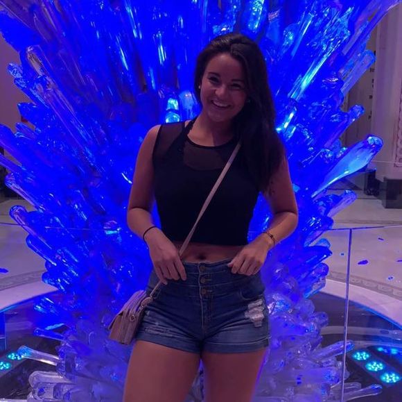 Profile Picture of Andrea Bothun (@andrea_bothun) on Poshmark