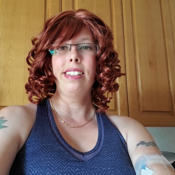 Profile Picture of Amy Borton (@petcrazy28) on Poshmark