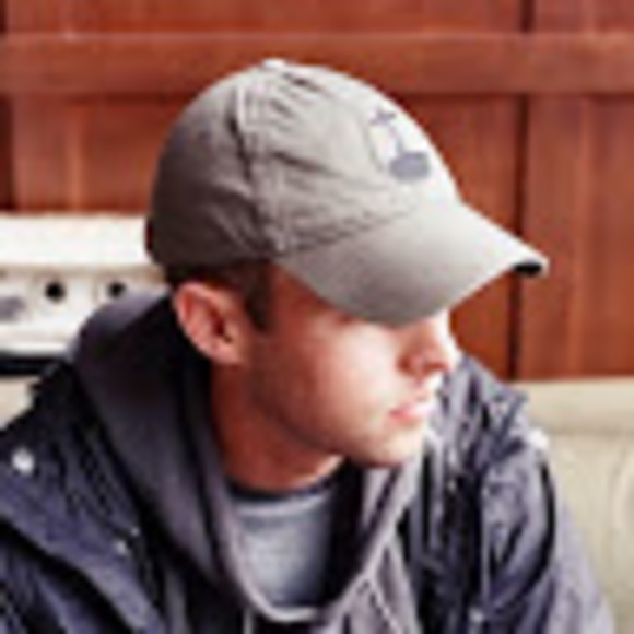 Profile Picture of Blake Renner (@blake_renner) on Poshmark