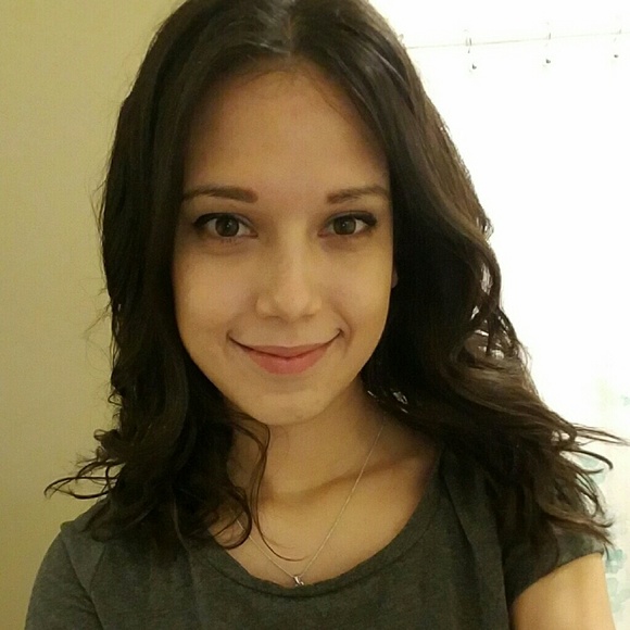 Profile Picture of Andrea Speller (@aspel1) on Poshmark