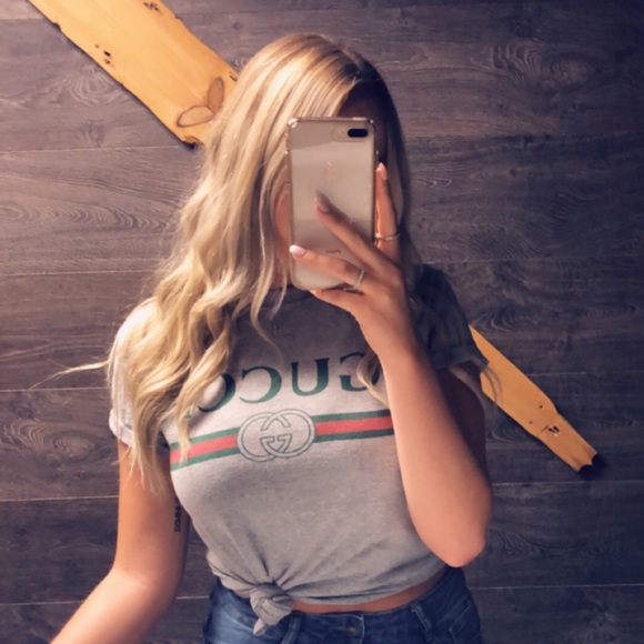 Profile Picture of Victoria Windsor (@v_iccctoria) on Poshmark