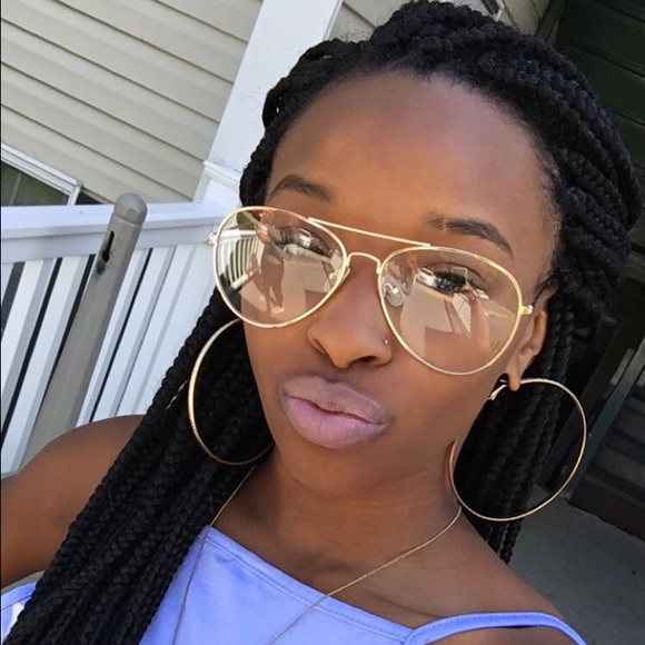 Profile Picture of Amber Allen (@aallen29) on Poshmark