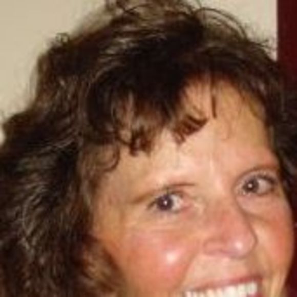 Profile Picture of Louise Brames (@ltbrames) on Poshmark