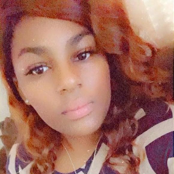 Profile Picture of Amber Higgins (@hurtamber123) on Poshmark