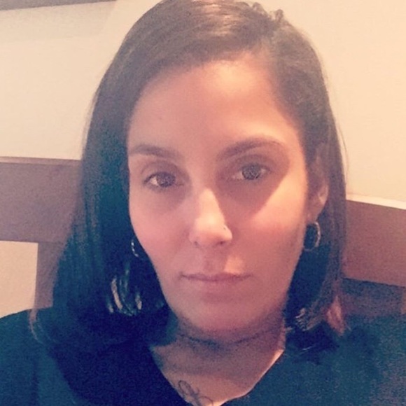 Profile Picture of Alicesha Morales (@ajmorales79) on Poshmark