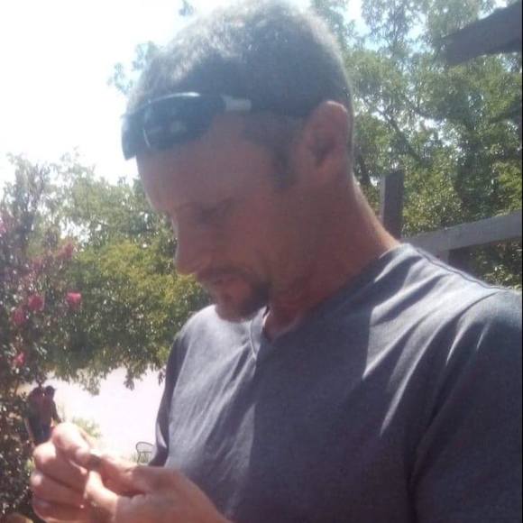 Profile Picture of David Wanzer (@dlwanzer83) on Poshmark