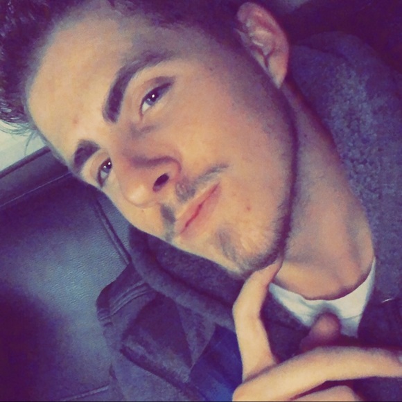 Profile Picture of Austin Bonella (@ajbonella12) on Poshmark