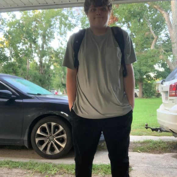 Profile Picture of Andrew Vine (@avine894) on Poshmark