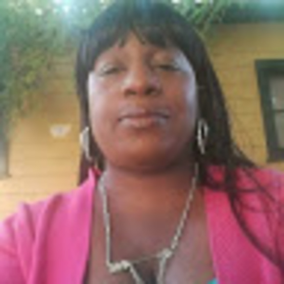 Profile Picture of Lisa Keys (@lisakeys59) on Poshmark