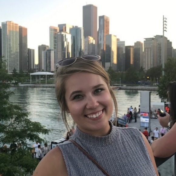 Profile Picture of Tessa Krusinski (@tessanoel14) on Poshmark