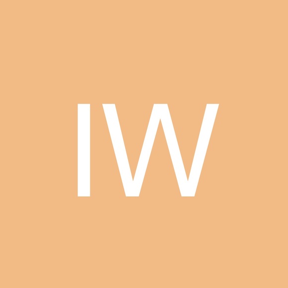 Profile Picture of Ivy Wong (@iwong001) on Poshmark