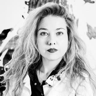 Profile Picture of Stephanie MacKenzie (@stephaniemackenzieartist) on Instagram