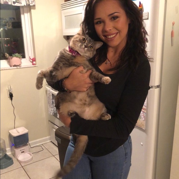 Gabrielle Scime - Poshmark Profile Picture of Gabrielle Scime (@gabbyscime) on Poshmark