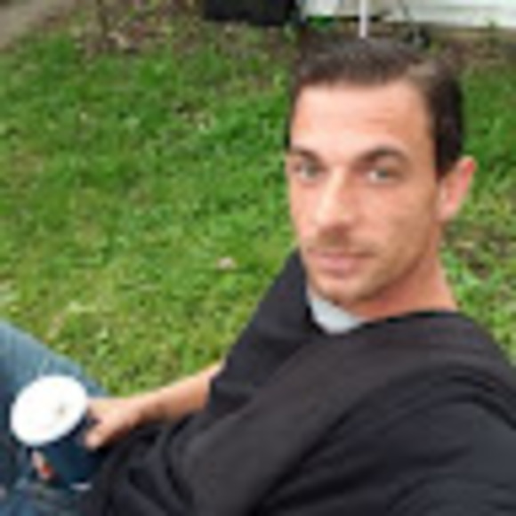 Profile Picture of Kelly Simon (@iamkelly33733) on Poshmark