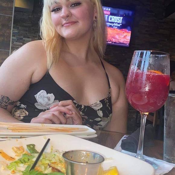 Profile Picture of Reagan Mcley (@reaganmcley129) on Poshmark