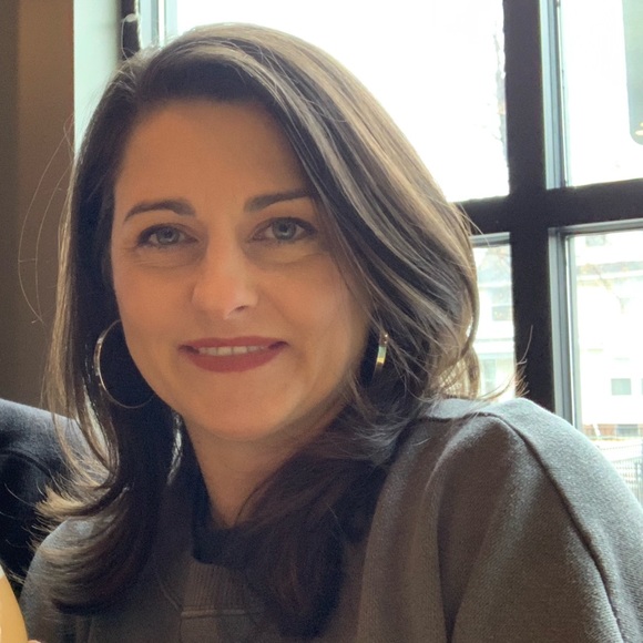 Profile Picture of Kathy Thomaschek (@tomkat4414) on Poshmark