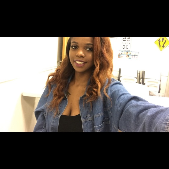 Profile Picture of Zainab Zainab (@zjanneh) on Poshmark