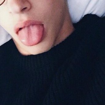 Profile Picture of Lily Israel (@derek_samuels) on Twitter