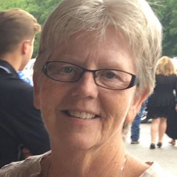 Profile Picture of Julie Gartrell (@justjuls53) on Poshmark