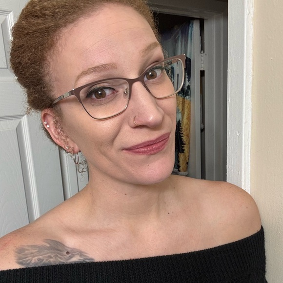 Profile Picture of Kathryn Wingler (@thenuttynook) on Poshmark