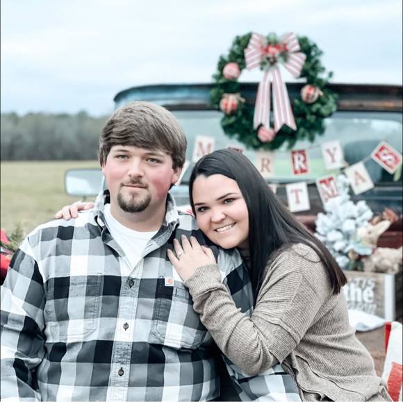 Kayla Shubert - Poshmark Profile Picture of Kayla Shubert (@shubertkayla) on Poshmark