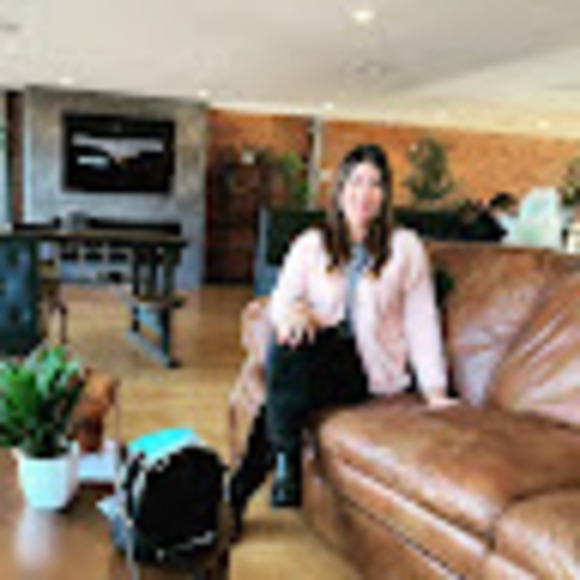 Profile Picture of Rosaura Raya-markham (@rayamarkham) on Poshmark