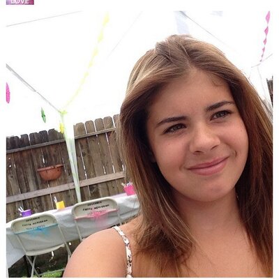Profile Picture of Hayley Gresham (@hayleygresham) on Twitter