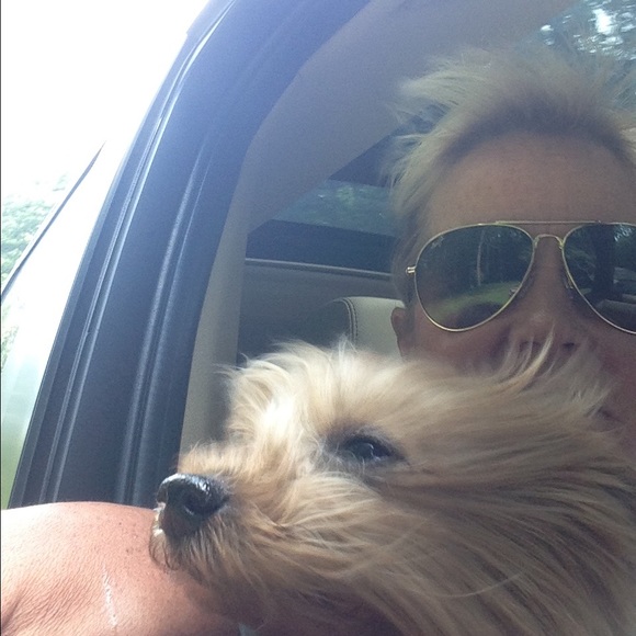 Profile Picture of Michelle Bezilla (@gabash11) on Poshmark