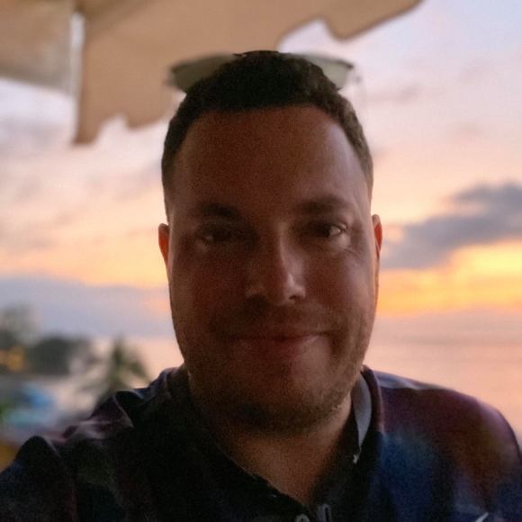 Profile Picture of Corey Sharp (@sharp_corey84) on Poshmark