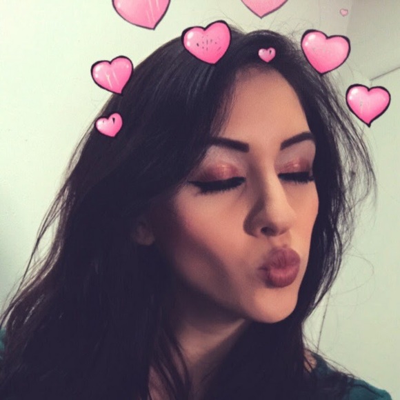 Profile Picture of Cecilia Pauline (@cecilia_pauline) on Poshmark