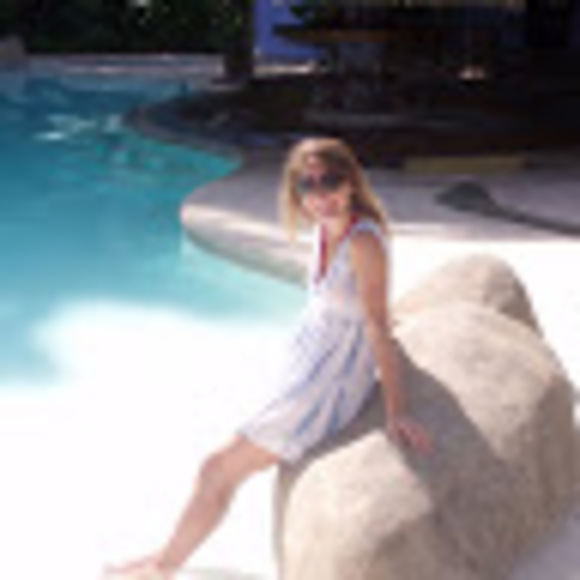 Profile Picture of Manissa Featherstone (@manissa_co) on Poshmark