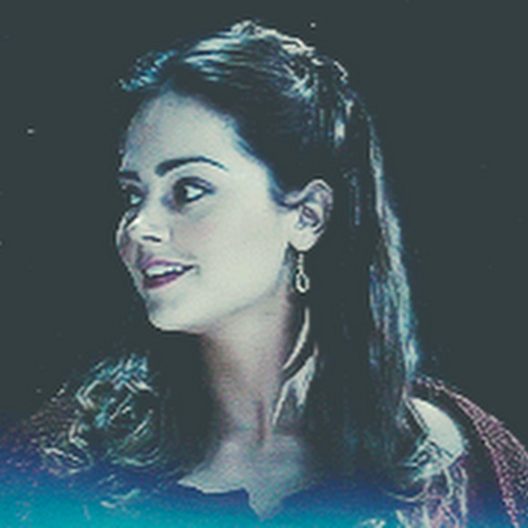 Profile Picture of Luna Tyler (@lunatyler) on Poshmark