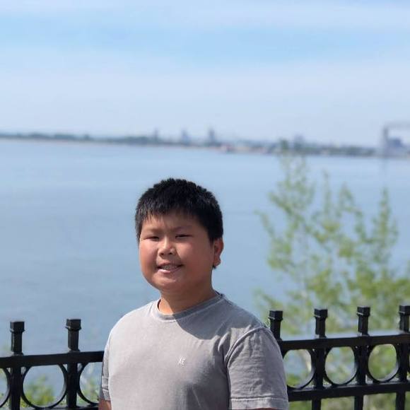 Profile Picture of Matthew Vang (@matvangmad10) on Poshmark