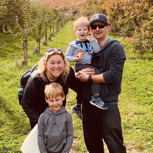 Profile Picture of Trevor Bradshaw (@trevortb) on Poshmark