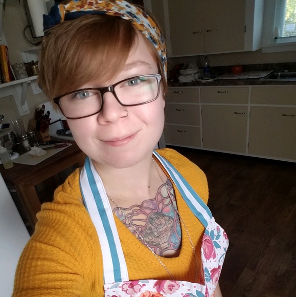 Profile Picture of Laura Palmgren (@lpalmgren92) on Poshmark