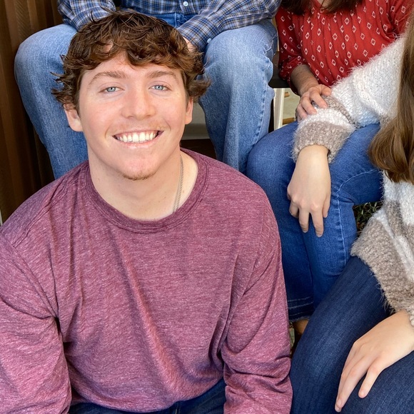 Profile Picture of Matthew Siragusa (@mattjsiragusa) on Poshmark