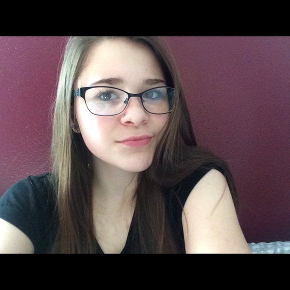 Sammy Hodge - Poshmark Profile Picture of Sammy Hodge (@sammy5678) on Poshmark