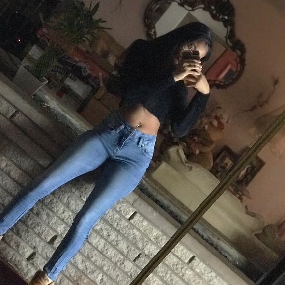 Profile Picture of Tamara Trimble (@youfoundmara) on Poshmark